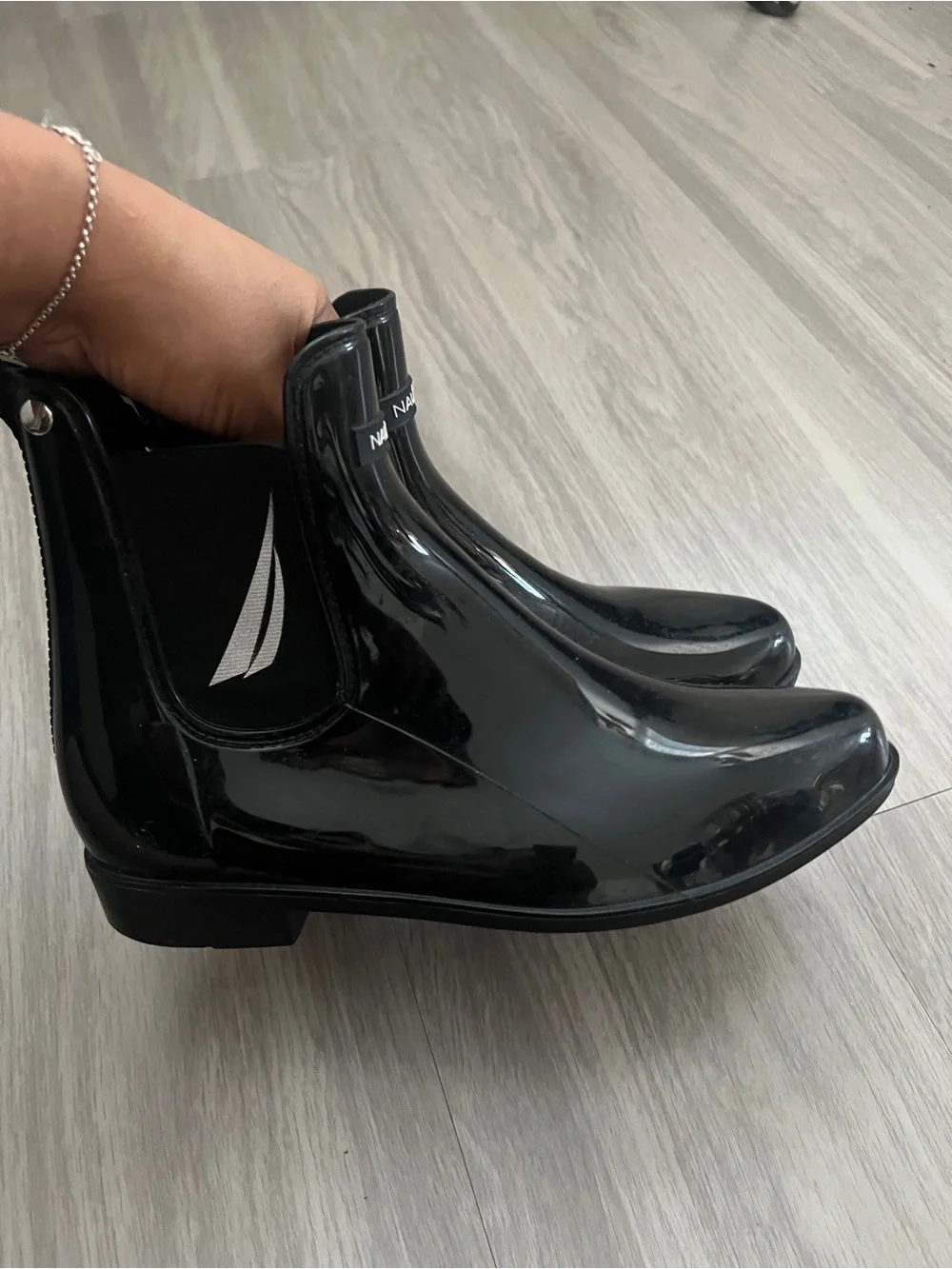 Nautica Women’s Glossy Black Chelsea Rain Boots Waterproof Ankle Booties Size 10
